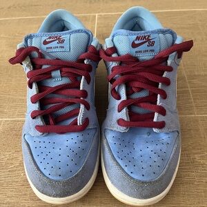 Nike SB Dunk Philadelphia Phillies edition